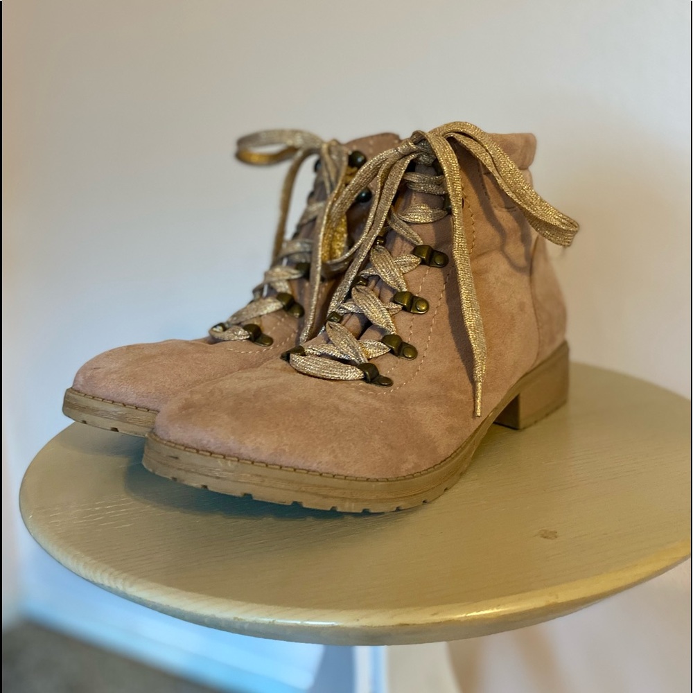 Pink velvet Sarah-Jayne boots with gold laces.